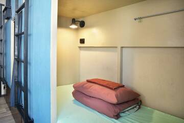 Кровать в 4-местном общем номере в  Rolling Stones hostel